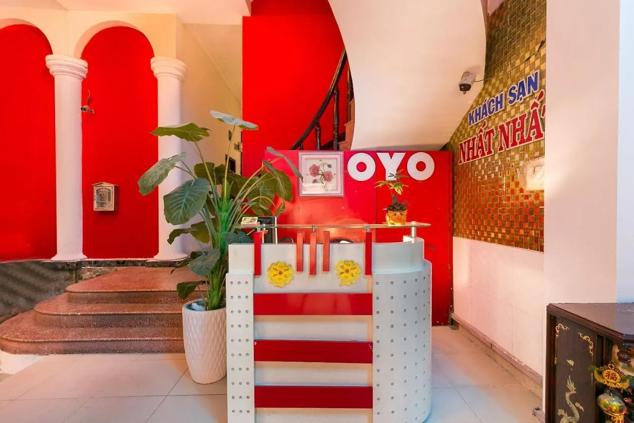 Oyo 486 Nhat Nhat Hotel Ho Chi Minh City 2*,